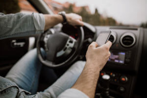 arizona bans texting and driving